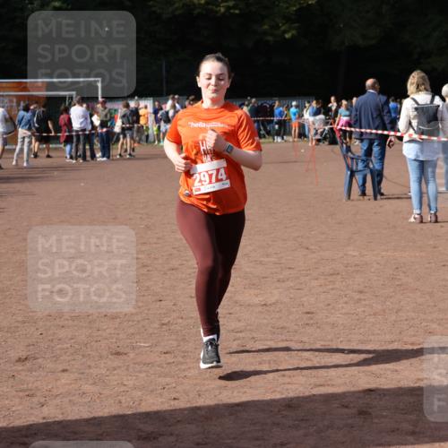 27.09.2026 - 35. Volkslauf durch das schöne Alstertal Strokosch-Dieckow http://msf.ph/oto/10571976 27.09.2026 12:20:57 Ziel 1079, 1641, 2074, 2974 meine-sportfotos.de