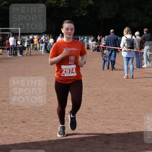 27.09.2026 - 35. Volkslauf durch das schöne Alstertal Strokosch-Dieckow http://msf.ph/oto/10571995 27.09.2026 12:20:57 Ziel 1079, 1641, 2074, 2974 meine-sportfotos.de