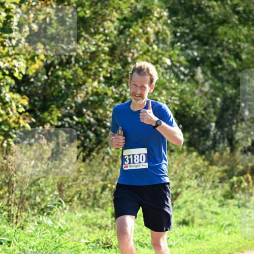 27.09.2026 - 35. Volkslauf durch das schöne Alstertal Dr. Thomas Lammeyer http://msf.ph/oto/10572039 27.09.2026 11:21:49 Laufen 3180 meine-sportfotos.de