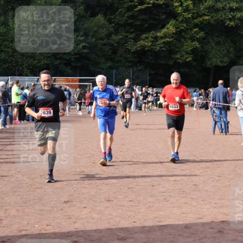 27.09.2026 - 35. Volkslauf durch das schöne Alstertal Strokosch-Dieckow http://msf.ph/oto/10572088 27.09.2026 12:21:28 Ziel 1620, 1633, 1635, 1639, 1640 meine-sportfotos.de