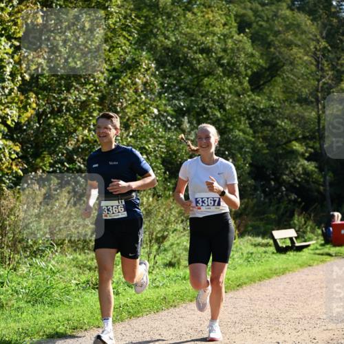 27.09.2026 - 35. Volkslauf durch das schöne Alstertal Dr. Thomas Lammeyer http://msf.ph/oto/10572115 27.09.2026 11:22:06 Laufen 3366, 3367 meine-sportfotos.de