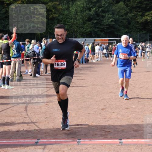 27.09.2026 - 35. Volkslauf durch das schöne Alstertal Strokosch-Dieckow http://msf.ph/oto/10572123 27.09.2026 12:21:30 Ziel 1620, 1633, 1635, 1639, 1640 meine-sportfotos.de