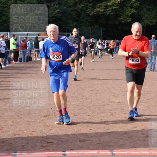 27.09.2026 - 35. Volkslauf durch das schöne Alstertal Strokosch-Dieckow http://msf.ph/oto/10572136 27.09.2026 12:21:31 Ziel 1615, 1620, 1633, 1635, 1639, 1640 meine-sportfotos.de