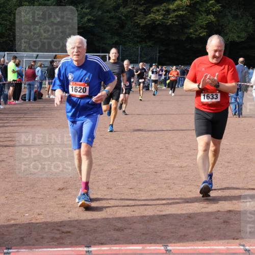 27.09.2026 - 35. Volkslauf durch das schöne Alstertal Strokosch-Dieckow http://msf.ph/oto/10572142 27.09.2026 12:21:31 Ziel 1615, 1620, 1633, 1635, 1639, 1640 meine-sportfotos.de