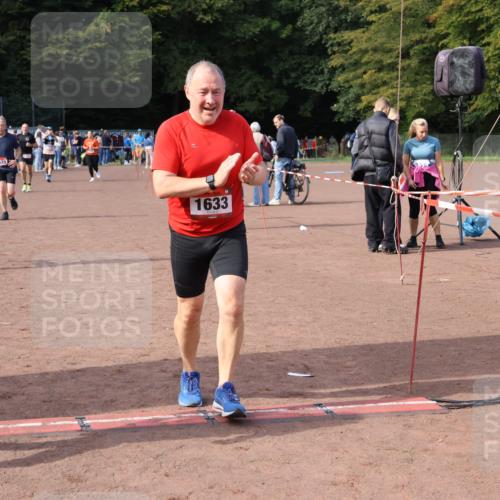27.09.2026 - 35. Volkslauf durch das schöne Alstertal Strokosch-Dieckow http://msf.ph/oto/10572174 27.09.2026 12:21:32 Ziel 1615, 1620, 1633, 1635, 1639, 1640 meine-sportfotos.de