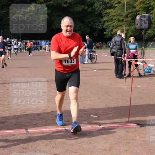 27.09.2026 - 35. Volkslauf durch das schöne Alstertal Strokosch-Dieckow http://msf.ph/oto/10572178 27.09.2026 12:21:32 Ziel 1615, 1620, 1633, 1635, 1639, 1640 meine-sportfotos.de