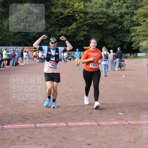 27.09.2026 - 35. Volkslauf durch das schöne Alstertal Strokosch-Dieckow http://msf.ph/oto/10572347 27.09.2026 12:21:44 Ziel 1059, 1622, 2025 meine-sportfotos.de