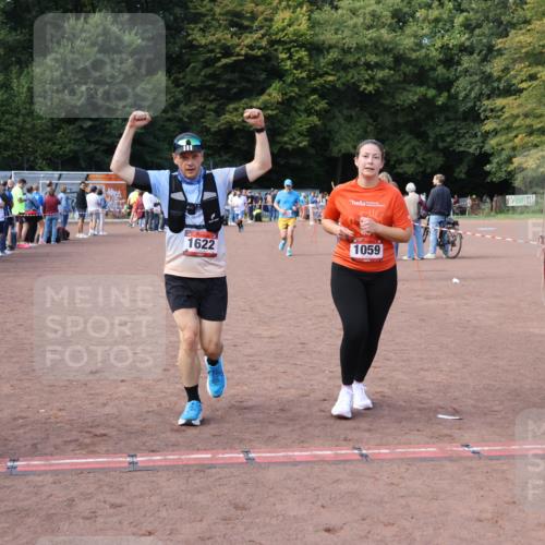 27.09.2026 - 35. Volkslauf durch das schöne Alstertal Strokosch-Dieckow http://msf.ph/oto/10572368 27.09.2026 12:21:44 Ziel 1059, 1622, 2025 meine-sportfotos.de