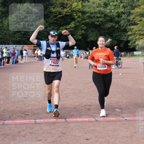 27.09.2026 - 35. Volkslauf durch das schöne Alstertal Strokosch-Dieckow http://msf.ph/oto/10572380 27.09.2026 12:21:44 Ziel 1059, 1622, 2025 meine-sportfotos.de