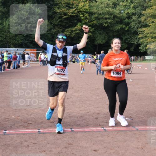 27.09.2026 - 35. Volkslauf durch das schöne Alstertal Strokosch-Dieckow http://msf.ph/oto/10572390 27.09.2026 12:21:44 Ziel 1059, 1622, 2025 meine-sportfotos.de