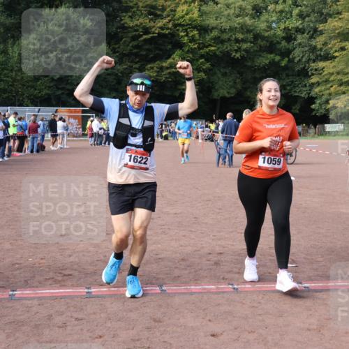 27.09.2026 - 35. Volkslauf durch das schöne Alstertal Strokosch-Dieckow http://msf.ph/oto/10572394 27.09.2026 12:21:44 Ziel 1059, 1622, 2025 meine-sportfotos.de