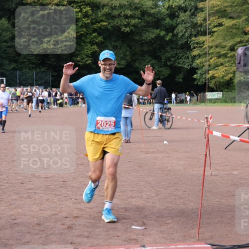 27.09.2026 - 35. Volkslauf durch das schöne Alstertal Strokosch-Dieckow http://msf.ph/oto/10572408 27.09.2026 12:21:51 Ziel 1664, 2025 meine-sportfotos.de