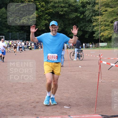 27.09.2026 - 35. Volkslauf durch das schöne Alstertal Strokosch-Dieckow http://msf.ph/oto/10572419 27.09.2026 12:21:51 Ziel 1664, 2025 meine-sportfotos.de