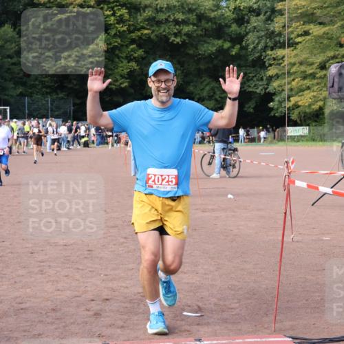 27.09.2026 - 35. Volkslauf durch das schöne Alstertal Strokosch-Dieckow http://msf.ph/oto/10572435 27.09.2026 12:21:51 Ziel 1664, 2025 meine-sportfotos.de