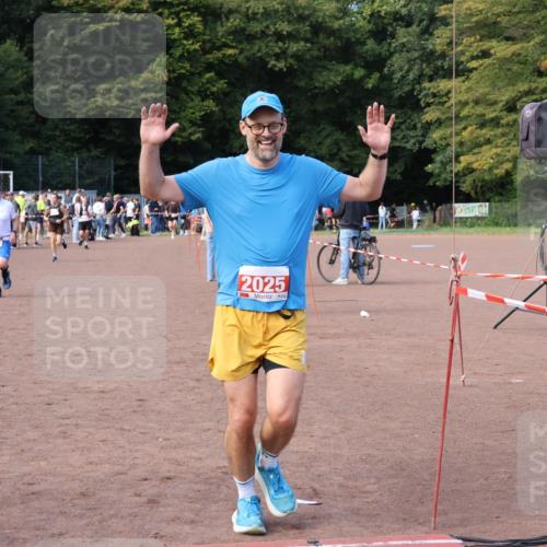 27.09.2026 - 35. Volkslauf durch das schöne Alstertal Strokosch-Dieckow http://msf.ph/oto/10572440 27.09.2026 12:21:51 Ziel 1664, 2025 meine-sportfotos.de