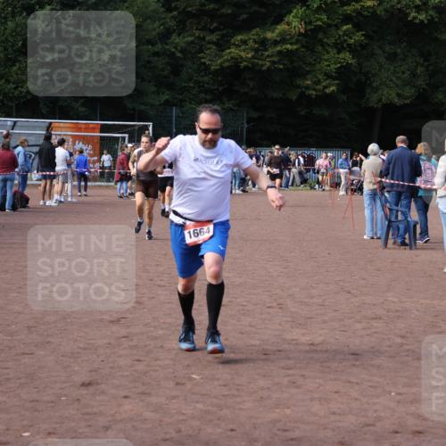 27.09.2026 - 35. Volkslauf durch das schöne Alstertal Strokosch-Dieckow http://msf.ph/oto/10572484 27.09.2026 12:21:55 Ziel 1664, 2023, 2025, 2247, 2332 meine-sportfotos.de