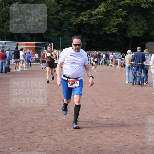 27.09.2026 - 35. Volkslauf durch das schöne Alstertal Strokosch-Dieckow http://msf.ph/oto/10572493 27.09.2026 12:21:55 Ziel 1664, 2023, 2025, 2247, 2332 meine-sportfotos.de
