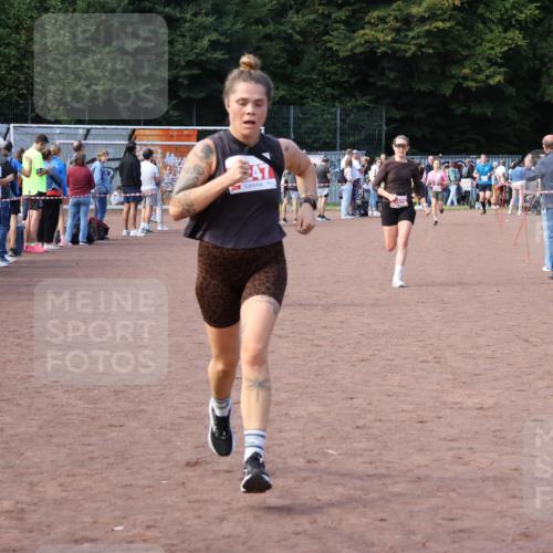27.09.2026 - 35. Volkslauf durch das schöne Alstertal Strokosch-Dieckow http://msf.ph/oto/10572536 27.09.2026 12:22:00 Ziel 1664, 2023, 2247, 2332 meine-sportfotos.de