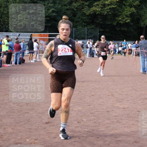 27.09.2026 - 35. Volkslauf durch das schöne Alstertal Strokosch-Dieckow http://msf.ph/oto/10572544 27.09.2026 12:22:00 Ziel 1664, 2023, 2247, 2332 meine-sportfotos.de