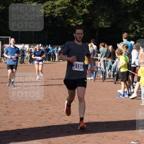 27.09.2026 - 35. Volkslauf durch das schöne Alstertal Strokosch-Dieckow http://msf.ph/oto/10572560 27.09.2026 11:21:00 Ziel 3184, 3246, 3252, 3269, 3394, 3989 meine-sportfotos.de