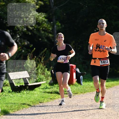 27.09.2026 - 35. Volkslauf durch das schöne Alstertal Dr. Thomas Lammeyer http://msf.ph/oto/10572570 27.09.2026 11:24:06 Laufen 3371, 42, 1412 meine-sportfotos.de