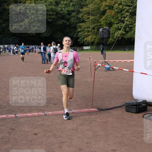 27.09.2026 - 35. Volkslauf durch das schöne Alstertal Strokosch-Dieckow http://msf.ph/oto/10572645 27.09.2026 12:22:10 Ziel 2295, 2359 meine-sportfotos.de