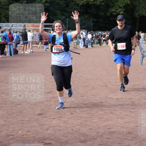 27.09.2026 - 35. Volkslauf durch das schöne Alstertal Strokosch-Dieckow http://msf.ph/oto/10572723 27.09.2026 12:22:25 Ziel 1065, 2971 meine-sportfotos.de