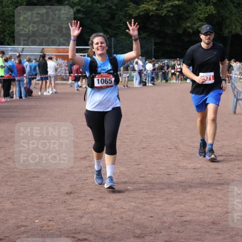 27.09.2026 - 35. Volkslauf durch das schöne Alstertal Strokosch-Dieckow http://msf.ph/oto/10572736 27.09.2026 12:22:25 Ziel 1065, 2971 meine-sportfotos.de
