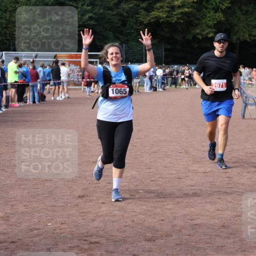 27.09.2026 - 35. Volkslauf durch das schöne Alstertal Strokosch-Dieckow http://msf.ph/oto/10572745 27.09.2026 12:22:25 Ziel 1065, 2971 meine-sportfotos.de