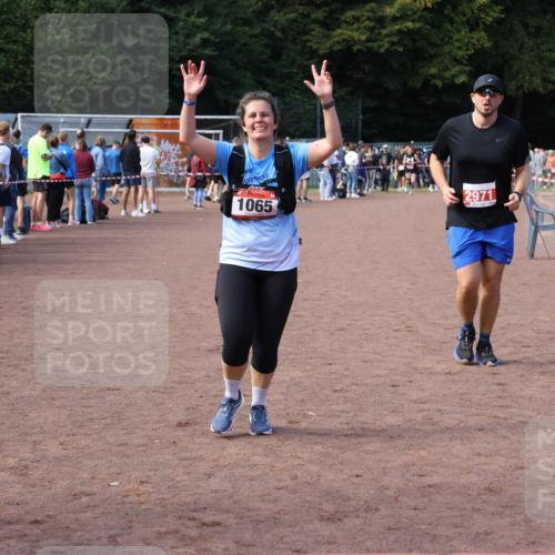 27.09.2026 - 35. Volkslauf durch das schöne Alstertal Strokosch-Dieckow http://msf.ph/oto/10572755 27.09.2026 12:22:25 Ziel 1065, 2971 meine-sportfotos.de