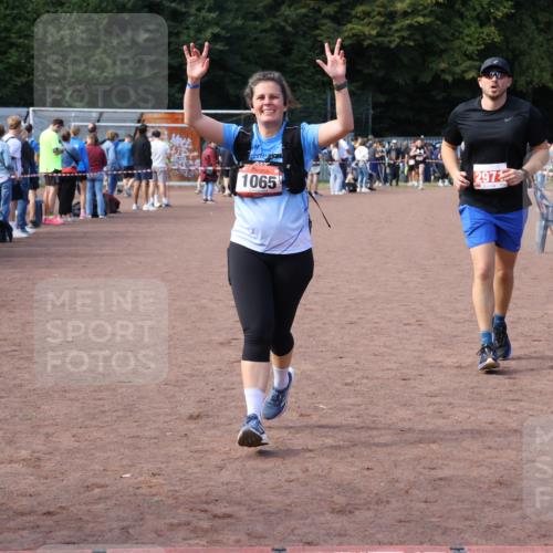 27.09.2026 - 35. Volkslauf durch das schöne Alstertal Strokosch-Dieckow http://msf.ph/oto/10572765 27.09.2026 12:22:25 Ziel 1065, 2971 meine-sportfotos.de