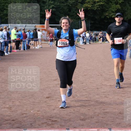 27.09.2026 - 35. Volkslauf durch das schöne Alstertal Strokosch-Dieckow http://msf.ph/oto/10572769 27.09.2026 12:22:25 Ziel 1065, 2971 meine-sportfotos.de