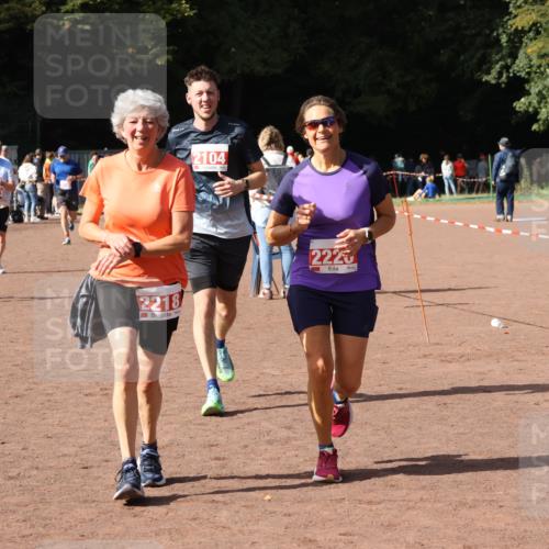 27.09.2026 - 35. Volkslauf durch das schöne Alstertal Strokosch-Dieckow http://msf.ph/oto/10572877 27.09.2026 12:22:49 Ziel 1644, 2104, 2218, 2220, 2370 meine-sportfotos.de