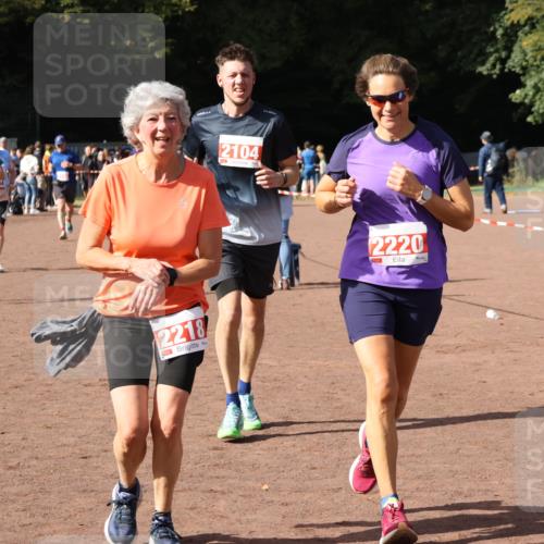 27.09.2026 - 35. Volkslauf durch das schöne Alstertal Strokosch-Dieckow http://msf.ph/oto/10572920 27.09.2026 12:22:50 Ziel 1644, 2104, 2218, 2220, 2370 meine-sportfotos.de