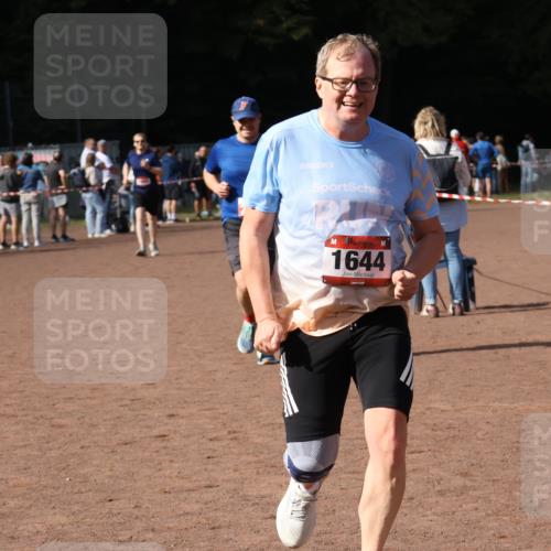 27.09.2026 - 35. Volkslauf durch das schöne Alstertal Strokosch-Dieckow http://msf.ph/oto/10573011 27.09.2026 12:22:57 Ziel 1644, 2150, 2370 meine-sportfotos.de