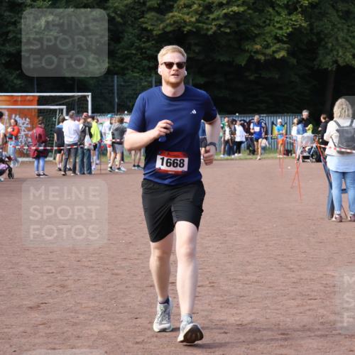 27.09.2026 - 35. Volkslauf durch das schöne Alstertal Strokosch-Dieckow http://msf.ph/oto/10573087 27.09.2026 12:23:06 Ziel 1668 meine-sportfotos.de