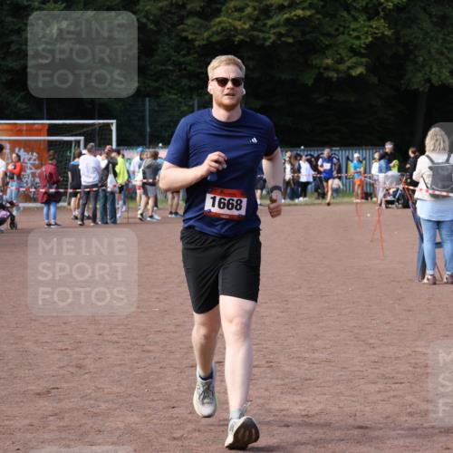 27.09.2026 - 35. Volkslauf durch das schöne Alstertal Strokosch-Dieckow http://msf.ph/oto/10573092 27.09.2026 12:23:07 Ziel 1668 meine-sportfotos.de