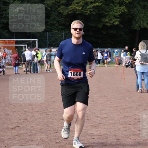 27.09.2026 - 35. Volkslauf durch das schöne Alstertal Strokosch-Dieckow http://msf.ph/oto/10573101 27.09.2026 12:23:07 Ziel 1668 meine-sportfotos.de