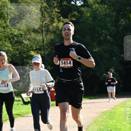 27.09.2026 - 35. Volkslauf durch das schöne Alstertal Dr. Thomas Lammeyer http://msf.ph/oto/10573158 27.09.2026 11:26:42 Laufen 951, 3214, 1414 meine-sportfotos.de
