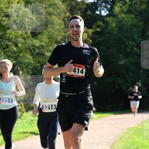 27.09.2026 - 35. Volkslauf durch das schöne Alstertal Dr. Thomas Lammeyer http://msf.ph/oto/10573162 27.09.2026 11:26:43 Laufen 3951, 3214, 414 meine-sportfotos.de