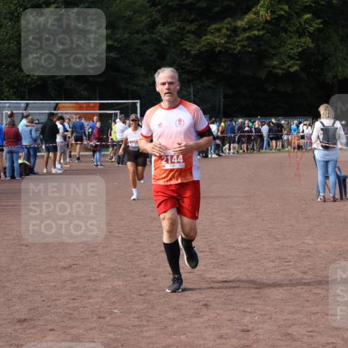 27.09.2026 - 35. Volkslauf durch das schöne Alstertal Strokosch-Dieckow http://msf.ph/oto/10573315 27.09.2026 12:24:18 Ziel 2144, 2212 meine-sportfotos.de