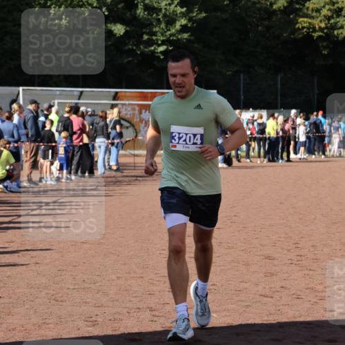 27.09.2026 - 35. Volkslauf durch das schöne Alstertal Strokosch-Dieckow http://msf.ph/oto/10573335 27.09.2026 11:20:41 Ziel 3204, 3427 meine-sportfotos.de