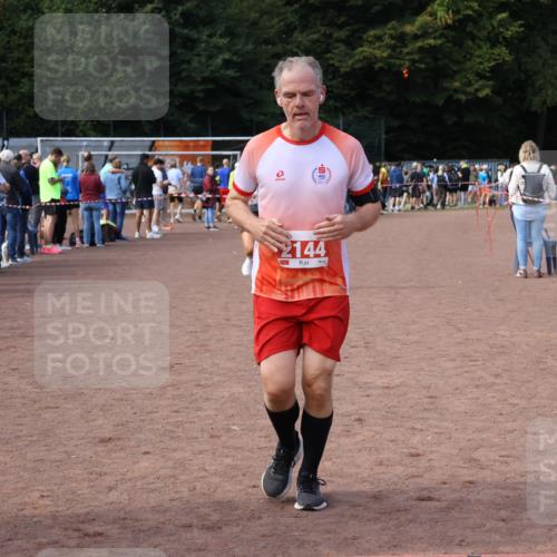 27.09.2026 - 35. Volkslauf durch das schöne Alstertal Strokosch-Dieckow http://msf.ph/oto/10573347 27.09.2026 12:24:20 Ziel 2144, 2212 meine-sportfotos.de