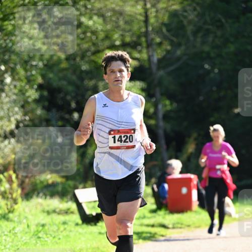 27.09.2026 - 35. Volkslauf durch das schöne Alstertal Dr. Thomas Lammeyer http://msf.ph/oto/10573372 27.09.2026 11:27:39 Laufen 1420 meine-sportfotos.de