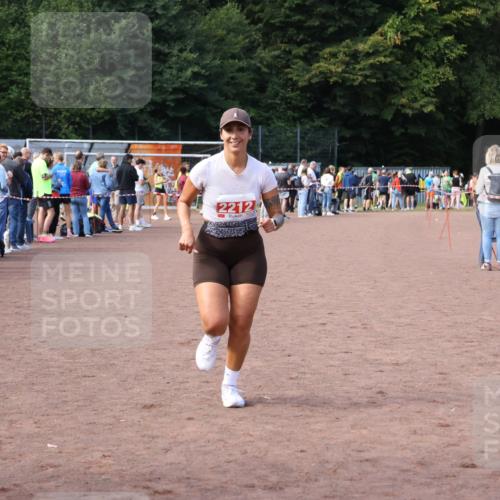 27.09.2026 - 35. Volkslauf durch das schöne Alstertal Strokosch-Dieckow http://msf.ph/oto/10573380 27.09.2026 12:24:23 Ziel 2144, 2212 meine-sportfotos.de