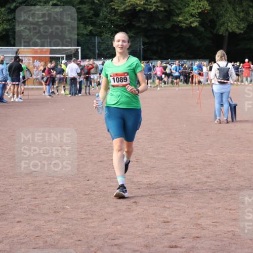 27.09.2026 - 35. Volkslauf durch das schöne Alstertal Strokosch-Dieckow http://msf.ph/oto/10573432 27.09.2026 12:24:45 Ziel 1089 meine-sportfotos.de