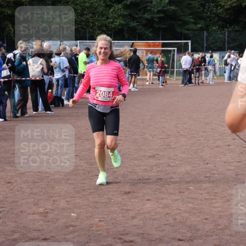 27.09.2026 - 35. Volkslauf durch das schöne Alstertal Strokosch-Dieckow http://msf.ph/oto/10573533 27.09.2026 12:24:59 Ziel 2084, 2366, 2492 meine-sportfotos.de
