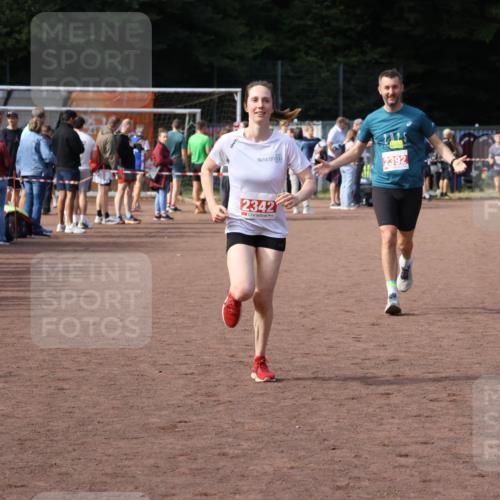 27.09.2026 - 35. Volkslauf durch das schöne Alstertal Strokosch-Dieckow http://msf.ph/oto/10573647 27.09.2026 12:25:25 Ziel 2342, 2392 meine-sportfotos.de