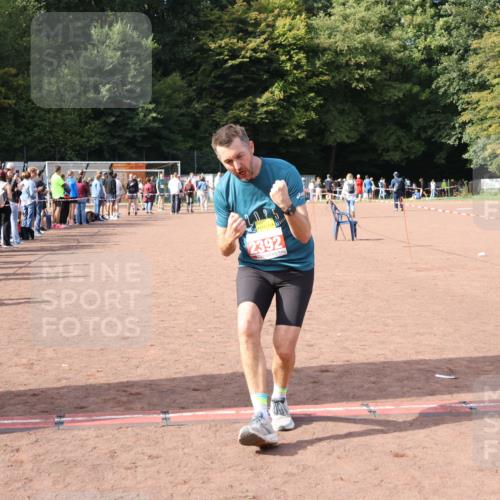 27.09.2026 - 35. Volkslauf durch das schöne Alstertal Strokosch-Dieckow http://msf.ph/oto/10573755 27.09.2026 12:25:30 Ziel 2168, 2342, 2392 meine-sportfotos.de