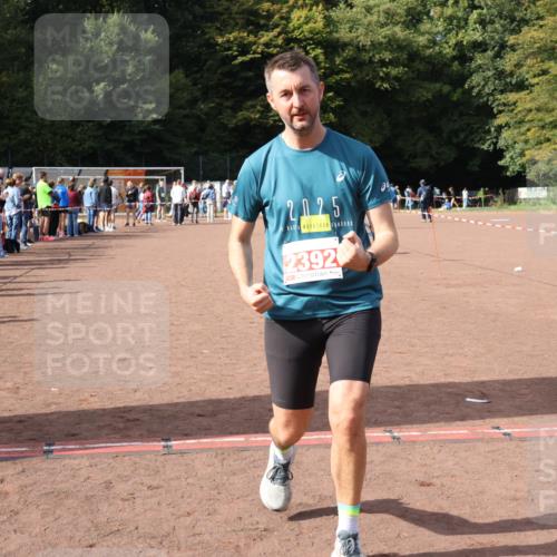 27.09.2026 - 35. Volkslauf durch das schöne Alstertal Strokosch-Dieckow http://msf.ph/oto/10573794 27.09.2026 12:25:31 Ziel 2168, 2342, 2392 meine-sportfotos.de